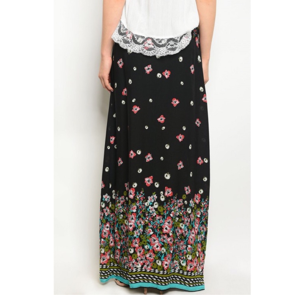 REDUCED 💰Black Floral Front Split Skirt - Picture 3 of 7